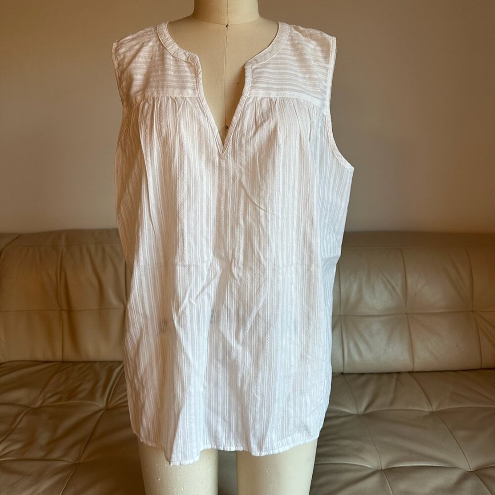 Gap top Size XL NWT